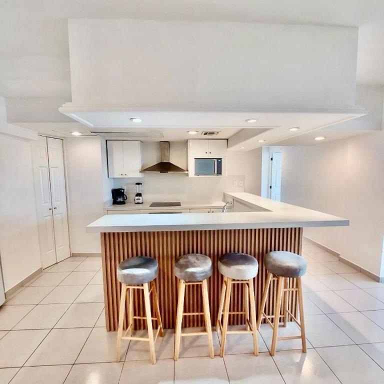 FRENTE AL MAR A PIE DE PLAYA ALBERCA y JACUZZI - Three-Bedroom Premium Apartment with Balcony - 11