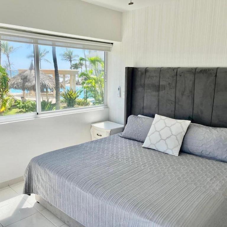 FRENTE AL MAR A PIE DE PLAYA ALBERCA y JACUZZI - Three-Bedroom Premium Apartment with Balcony - 4