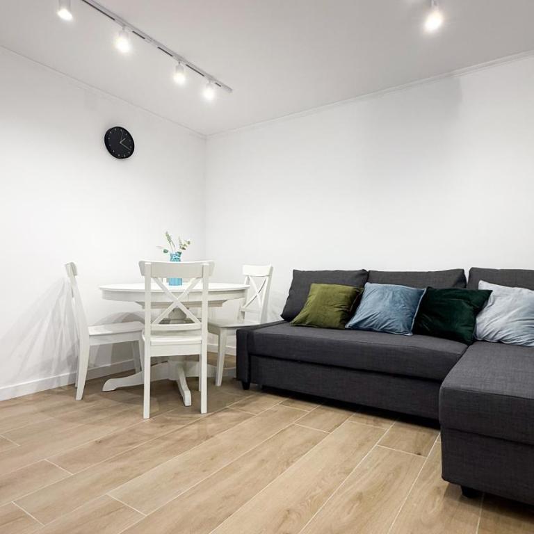 102 - Beachside Renovated 1BR apt w private garden - Apartamento - 9