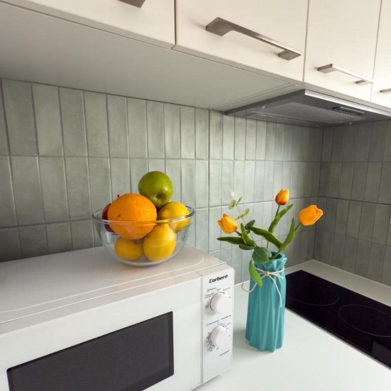 102 - Beachside Renovated 1BR apt w private garden - Apartamento - 24
