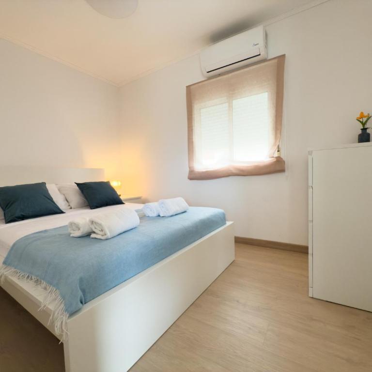 102 - Beachside Renovated 1BR apt w private garden - Apartamento - 15