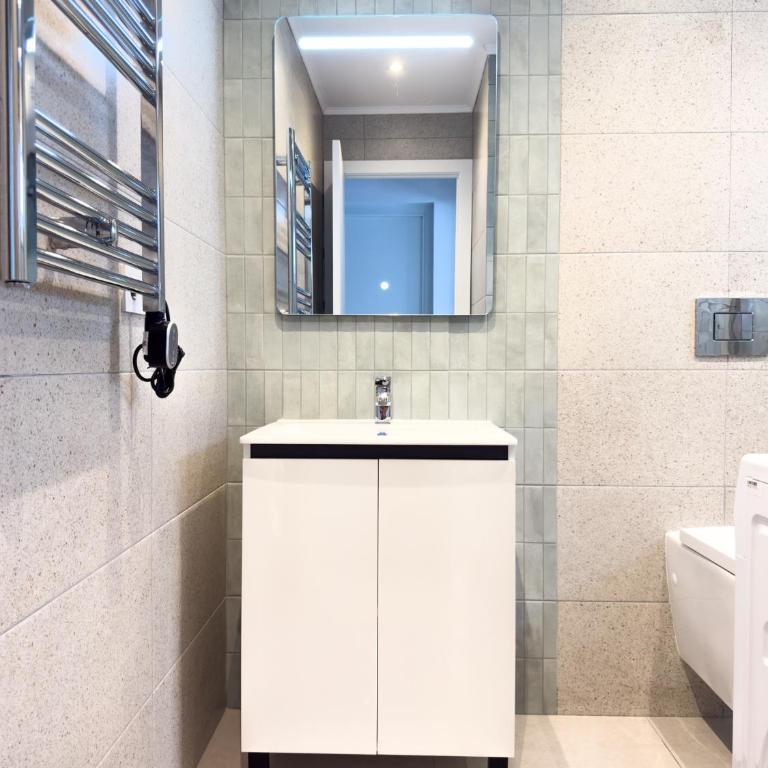 102 - Beachside Renovated 1BR apt w private garden - Apartamento - 17