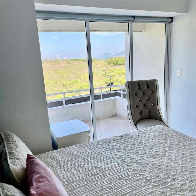 FRENTE AL MAR A PIE DE PLAYA ALBERCA y JACUZZI - Three-Bedroom Premium Apartment with Balcony - 7