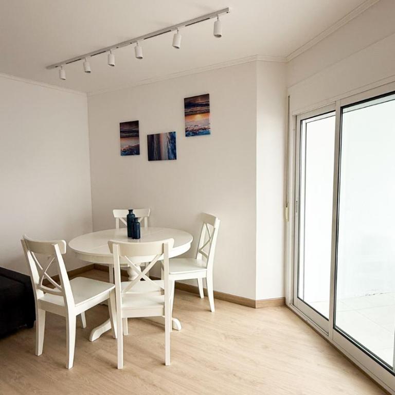 108 - Beachside Renovated 1BR apt 5 min from Beach - One-Bedroom Apartment - 9