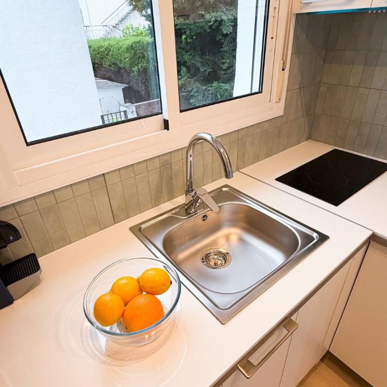 108 - Beachside Renovated 1BR apt 5 min from Beach - One-Bedroom Apartment - 15