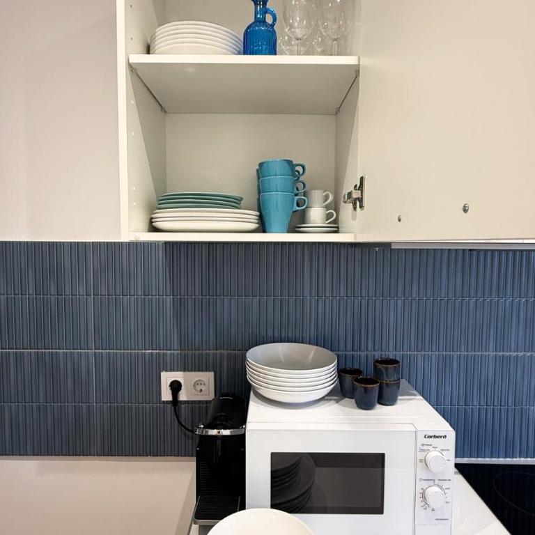 107 - Beachside Renovated 1BR apt 5 min from Beach - One-Bedroom Apartment - 16