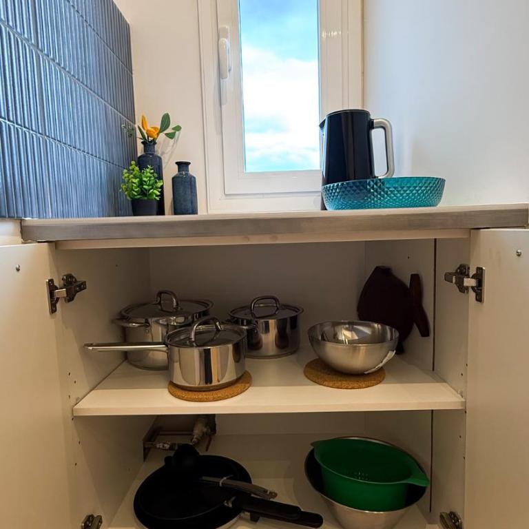 108 - Beachside Renovated 1BR apt 5 min from Beach - One-Bedroom Apartment - 17