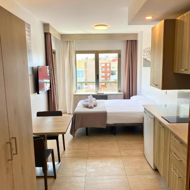 Marina Beach Apartaments - Sea views in the heart of Lloret - Estudio con balcón - 7
