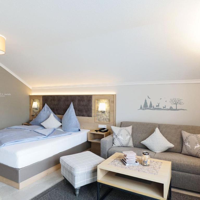 Fichtenwald-Ihr Boutique I Glück`s Hotel - Ihr Kraftort - Wasserwelten Bad Füssing - Deluxe Doppelzimmer mit Balkon - 4