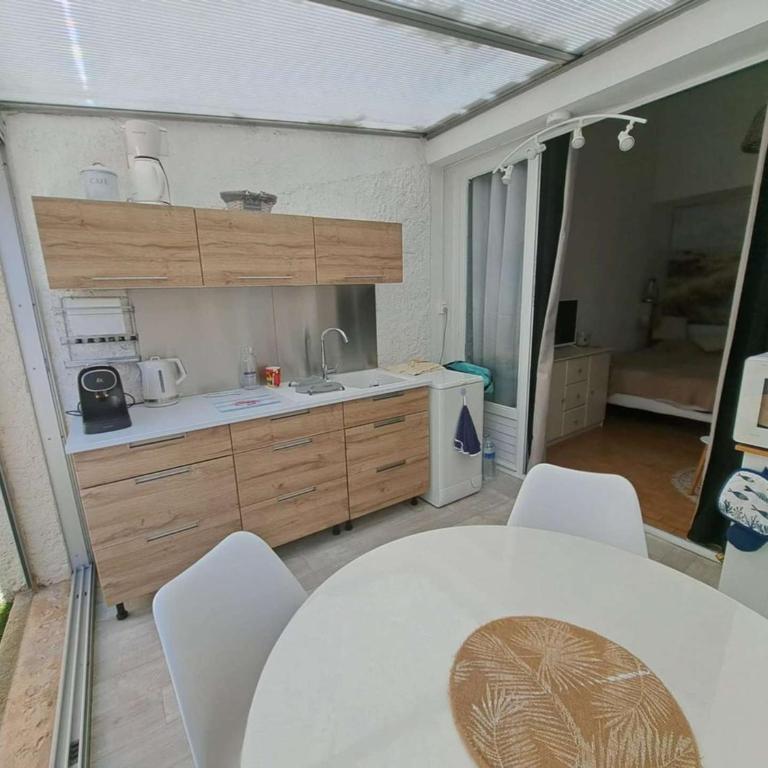 Studio avec terrasse, parking, près de la plage - 4 pers. - FR-1-326-867 - Estudio - 4