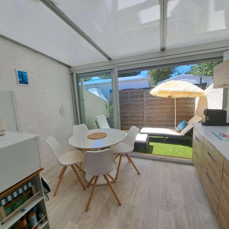 Studio avec terrasse, parking, près de la plage - 4 pers. - FR-1-326-867 - Estudio - 6