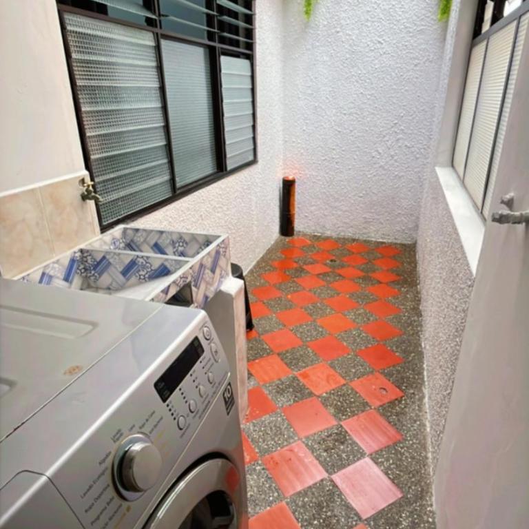 Amplio apartamento Guayabal cerca aeropuerto Olaya Herrera - Two-Bedroom Apartment - 14