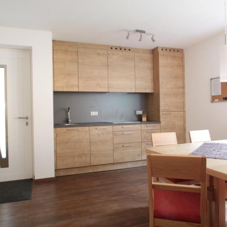Apart Lukas - Apartment mit 3 Schlafzimmern und Balkon - 10