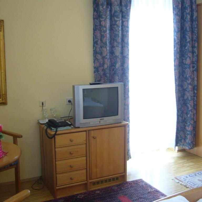 Hotel Restaurant - Häuserl im Wald Graz - Doppelzimmer - Nebengebäude - 1