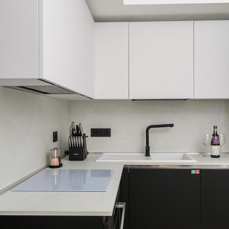 AZULIS 1 Pisano 2BR with 2 Terraces, Garden & Parking, Aldo Moro Olbia - Deluxe Two-Bedroom Apartment with Garden View - 79