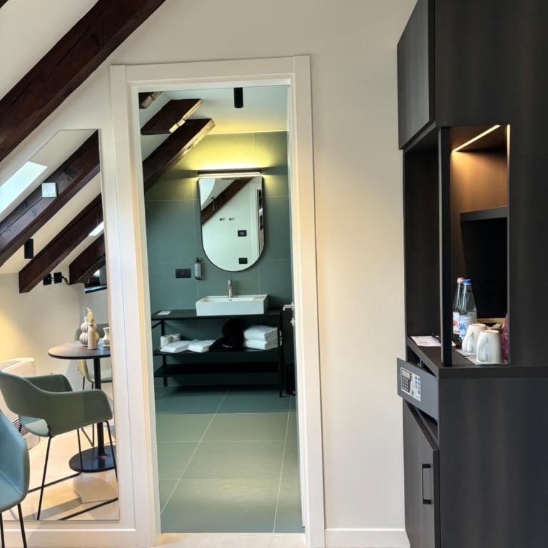 Hotel Stelvio Tirano - Superior Double or Twin Room with City View - 2
