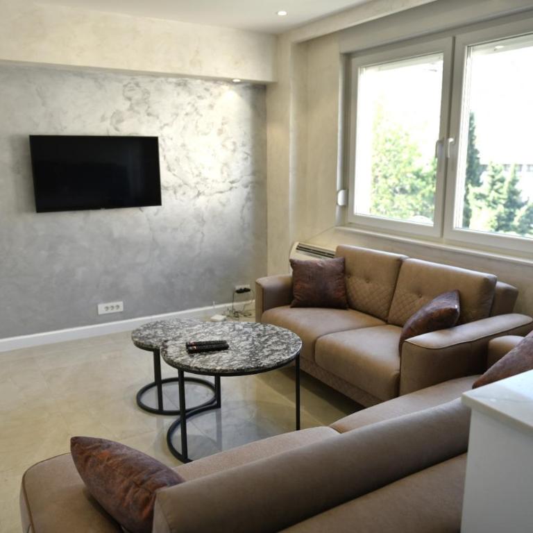 Elenor - One-Bedroom Apartment - 1