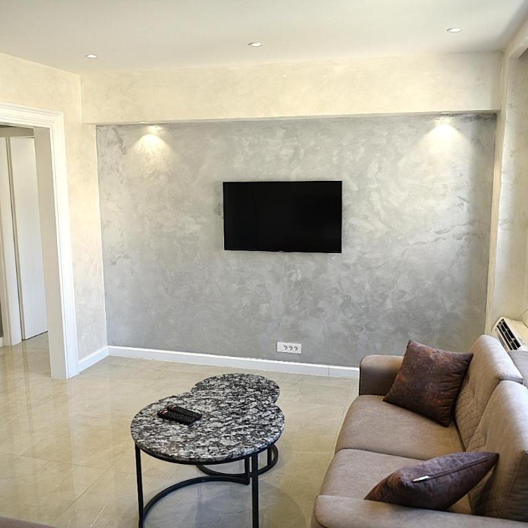 Elenor - One-Bedroom Apartment - 6