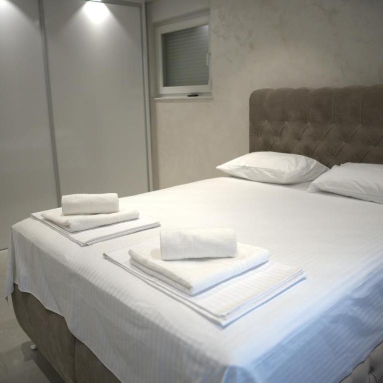 Elenor - One-Bedroom Apartment - 7