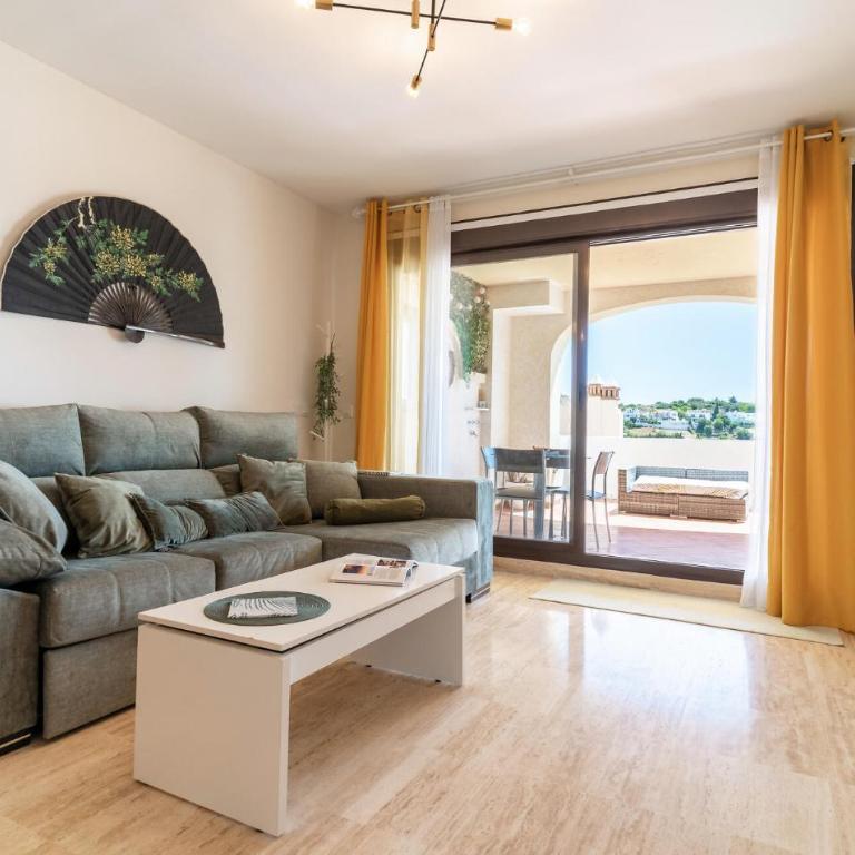 Lovely Apartment In Estepona With Wifi - Apartamento de 2 dormitorios - 1