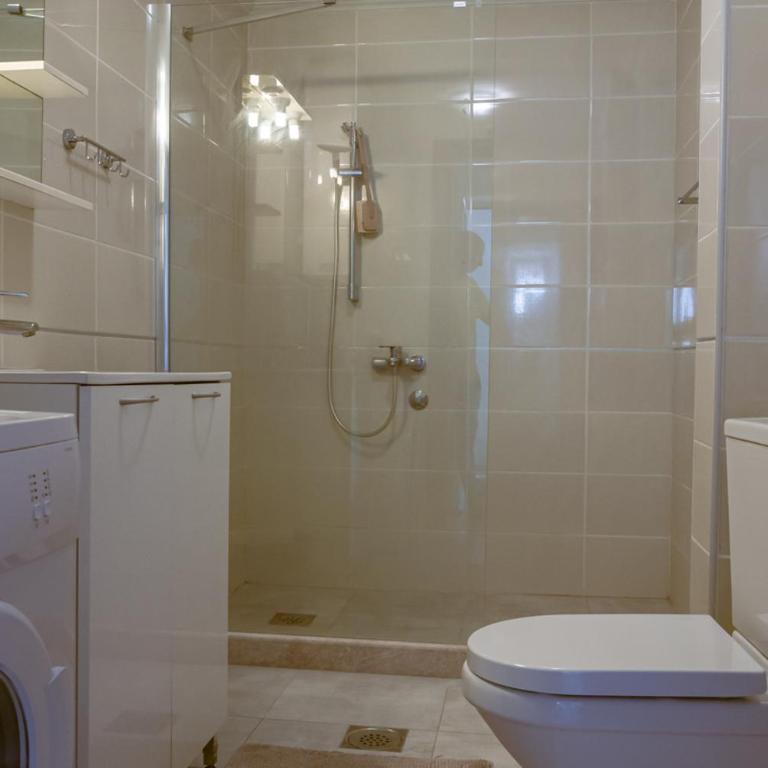 Peaceful Sea View Apartment - Two-Bedroom Apartment - 8