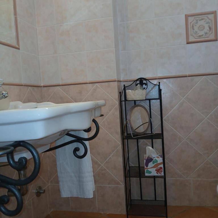 Agriturismo Le Quattro Stagioni - Camera Matrimoniale con Bagno Privato - 4