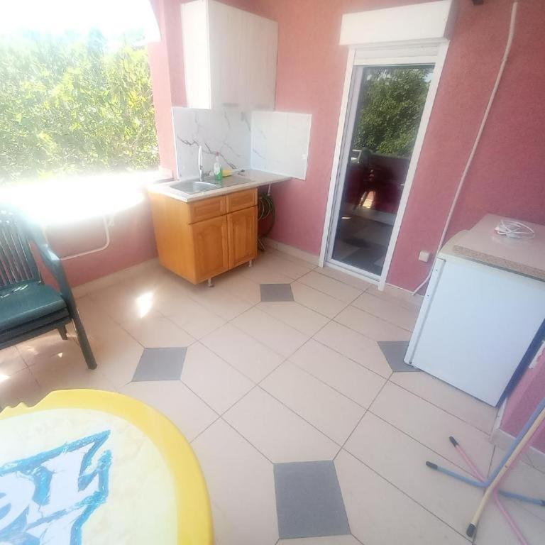 Asko Villa Apartment - Deluxe Double Room - 13