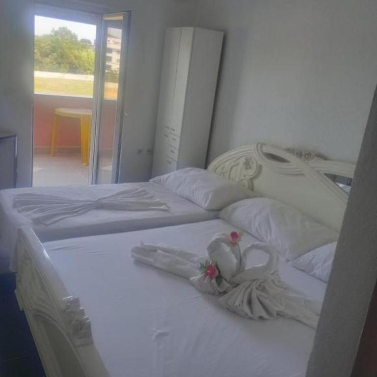 Asko Villa Apartment - Deluxe Double or Twin Room with Balcony - 2