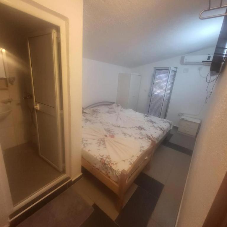 Asko Villa Apartment - Deluxe Double or Twin Room with Balcony - 26