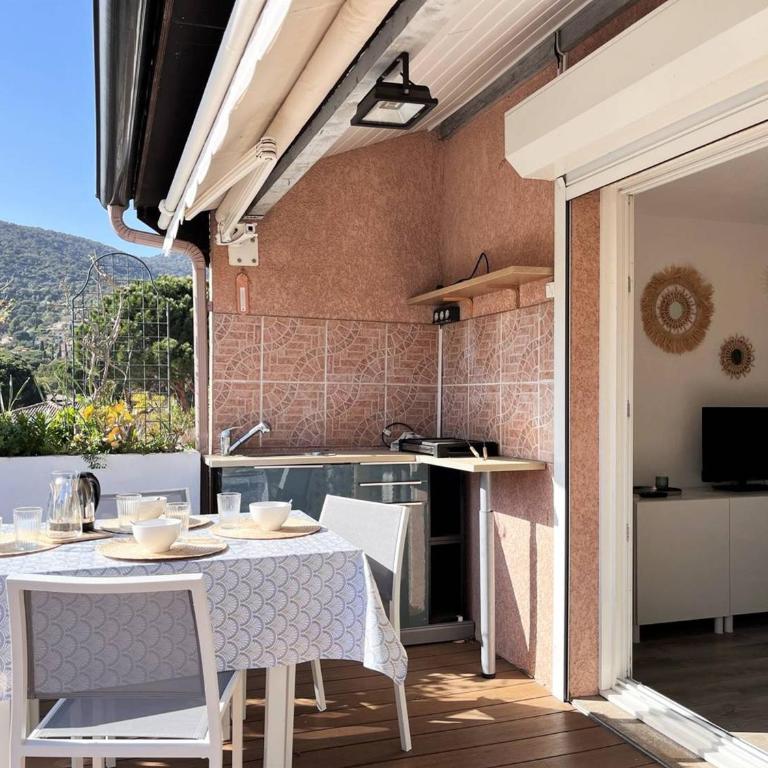 Charmant T2 climatisé avec piscine, terrasse, parking et Wi-Fi - 4 couchages, Le Lavandou - FR-1-251-540 - Appartement - 14