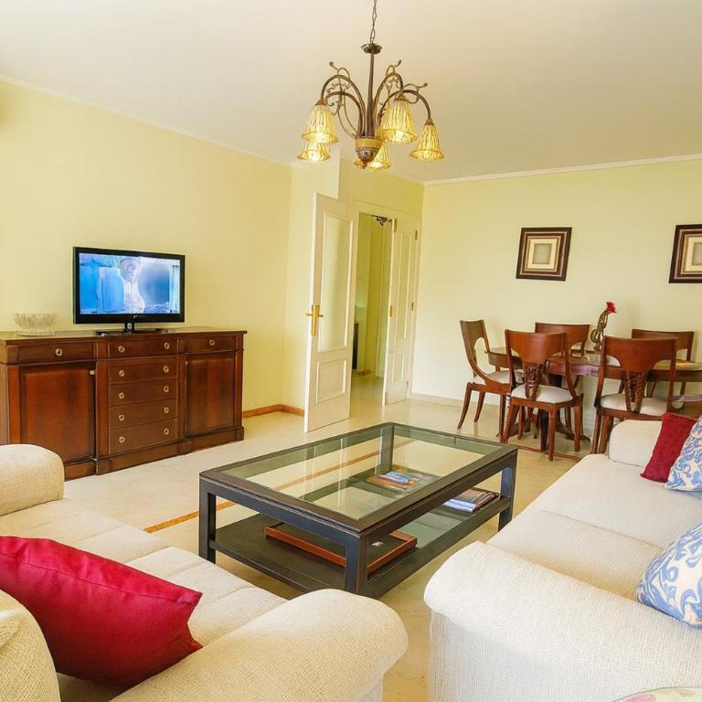 Aparment Neptuno- located on the promenade a few metres from the beach. - Apartamento de 3 dormitorios - 26