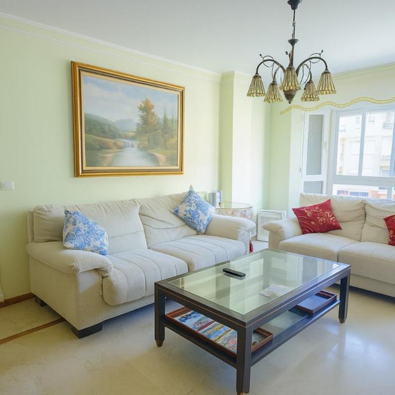 Aparment Neptuno- located on the promenade a few metres from the beach. - Apartamento de 3 dormitorios - 13