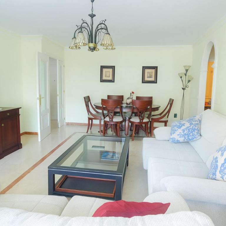 Aparment Neptuno- located on the promenade a few metres from the beach. - Apartamento de 3 dormitorios - 35