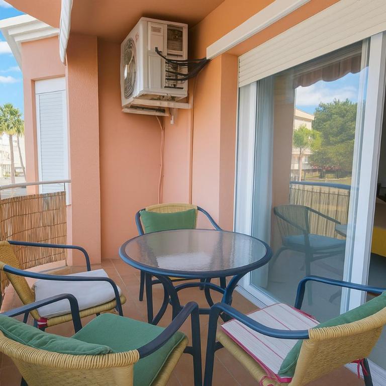 Aparment Neptuno- located on the promenade a few metres from the beach. - Apartamento de 3 dormitorios - 36