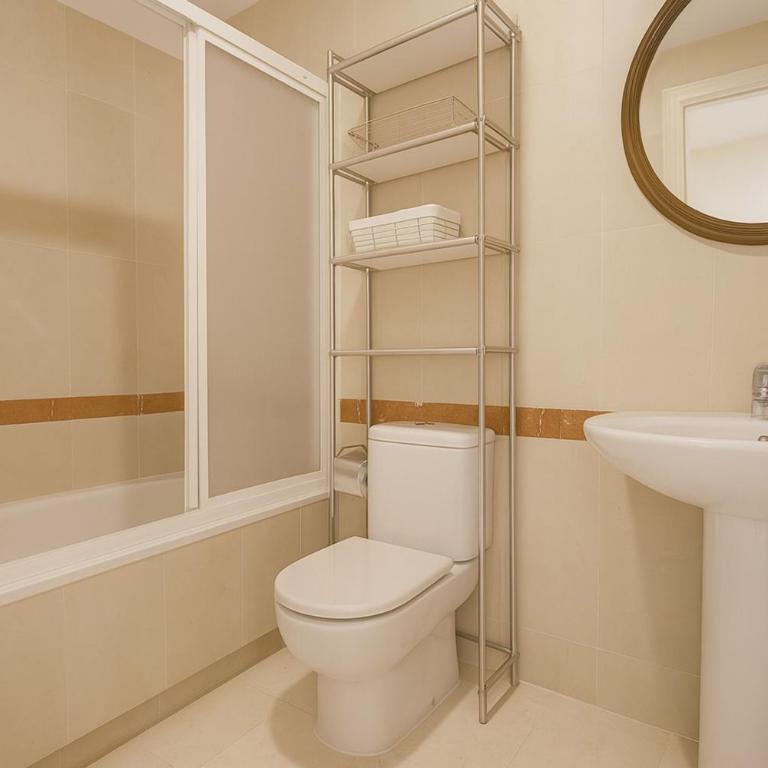 Aparment Neptuno- located on the promenade a few metres from the beach. - Apartamento de 3 dormitorios - 20