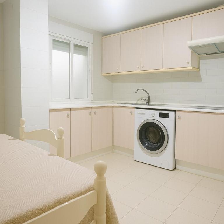 Aparment Neptuno- located on the promenade a few metres from the beach. - Apartamento de 3 dormitorios - 23