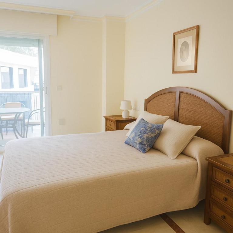 Aparment Neptuno- located on the promenade a few metres from the beach. - Apartamento de 3 dormitorios - 41