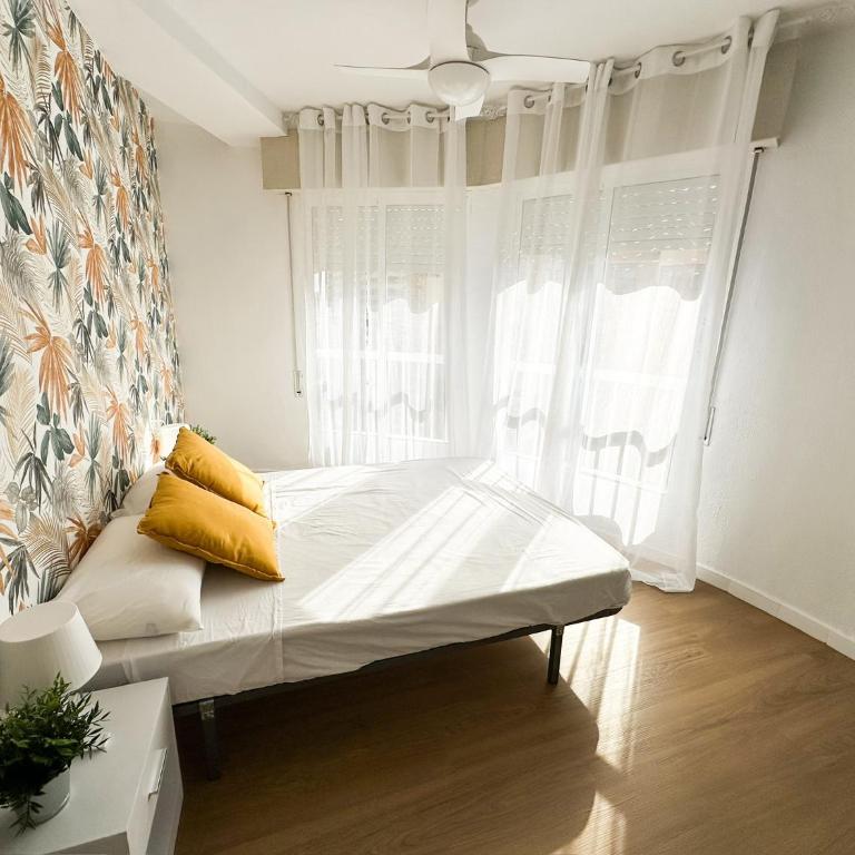 Apartamento 3 dormitorios con vistas al mar en Torrevieja - Three-Bedroom Apartment with Sea View - 12