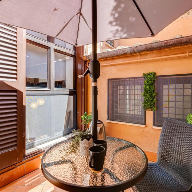 Trastevere Piazza Trilussa Royal Orchid apartment - One-Bedroom Apartment with Terrace - 11