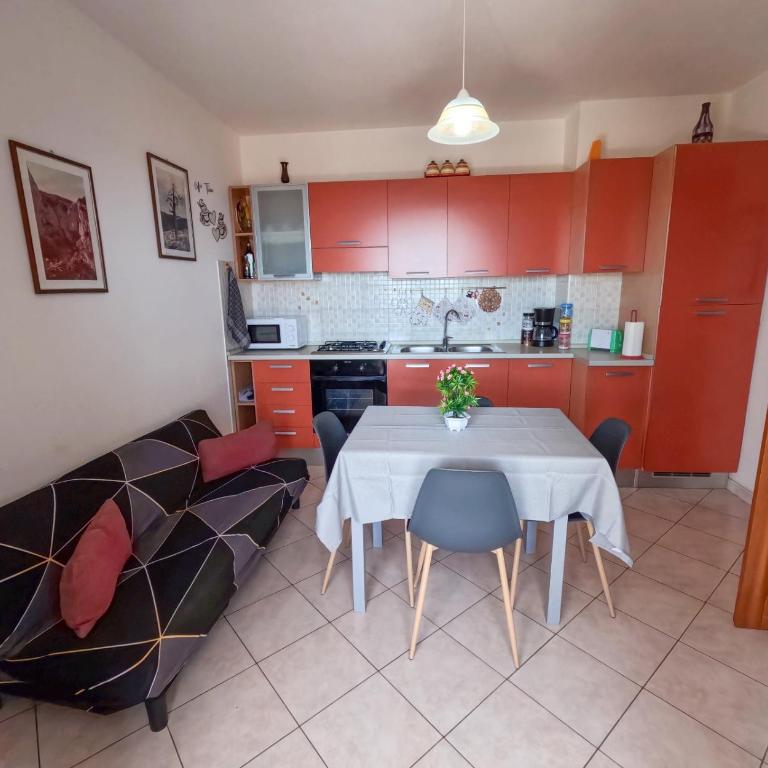 Casa Purple - Appartamento con 2 Camere da Letto e Vista Mare - 2