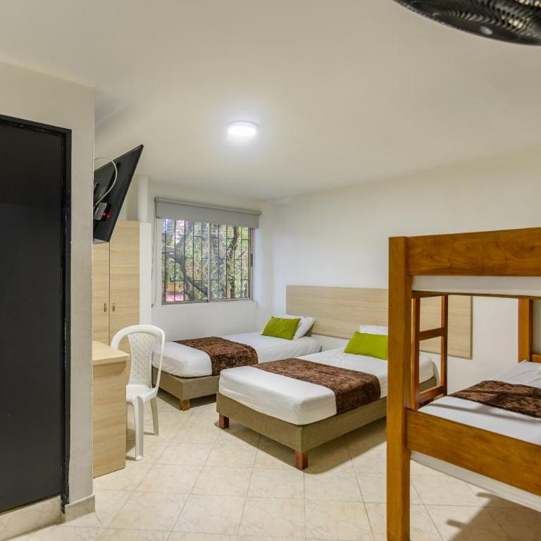 Hotel Colombia Med - Habitación Cuádruple Estándar - 2