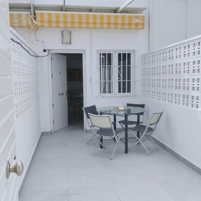 Apartamento junto a PLAYA LAS REDES-VISTAHERMOSA, CADIZ - Apartamento de 2 dormitorios - 6