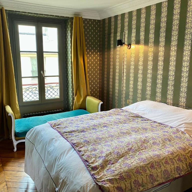Luxury Marais Apartment with Authentic Parisian Flair - One-Bedroom Apartment - 10