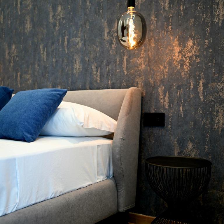 Omnia Luxury Suite - Camera Matrimoniale Deluxe con Balcone - 13