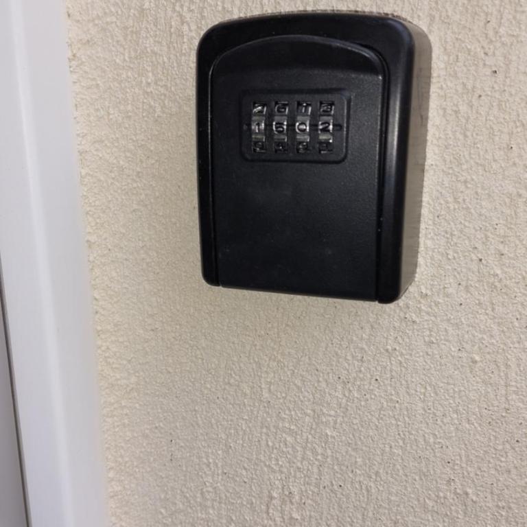 cocon tout confort avec parking gratuit - One-Bedroom Apartment - 13