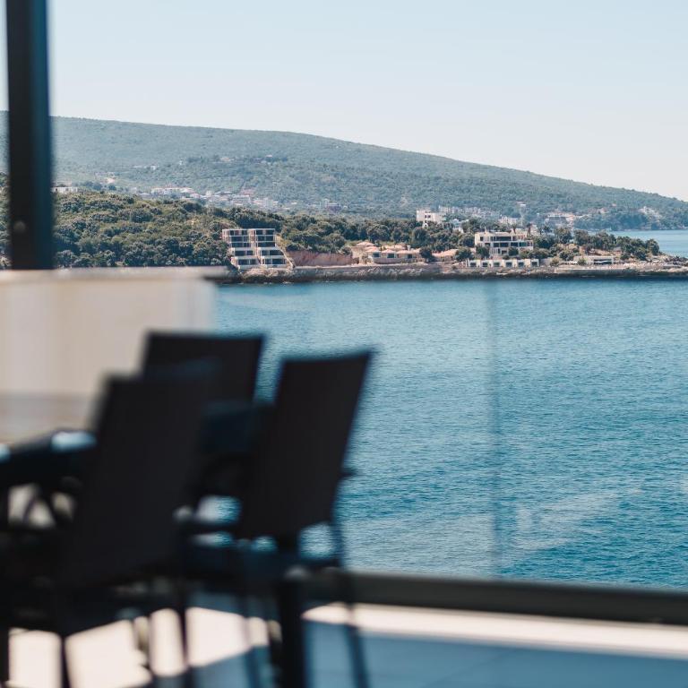 Seafront Villa with Private Pool in Dobra Voda, Montenegro - Villa - 15
