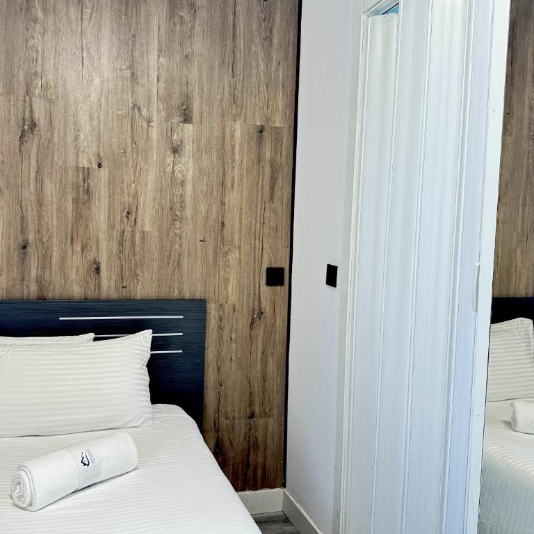Apartamentos Day Madrid GRAN VIA I - Habitación Individual Económica - 7