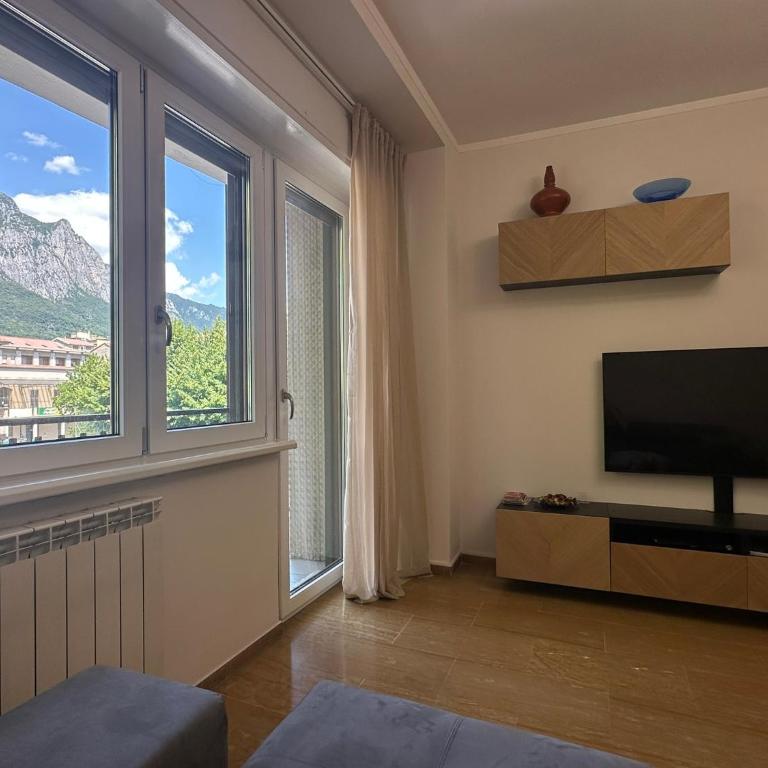 Casa Dante - Central apartment in Lecco - Appartamento con 2 Camere da Letto - 2