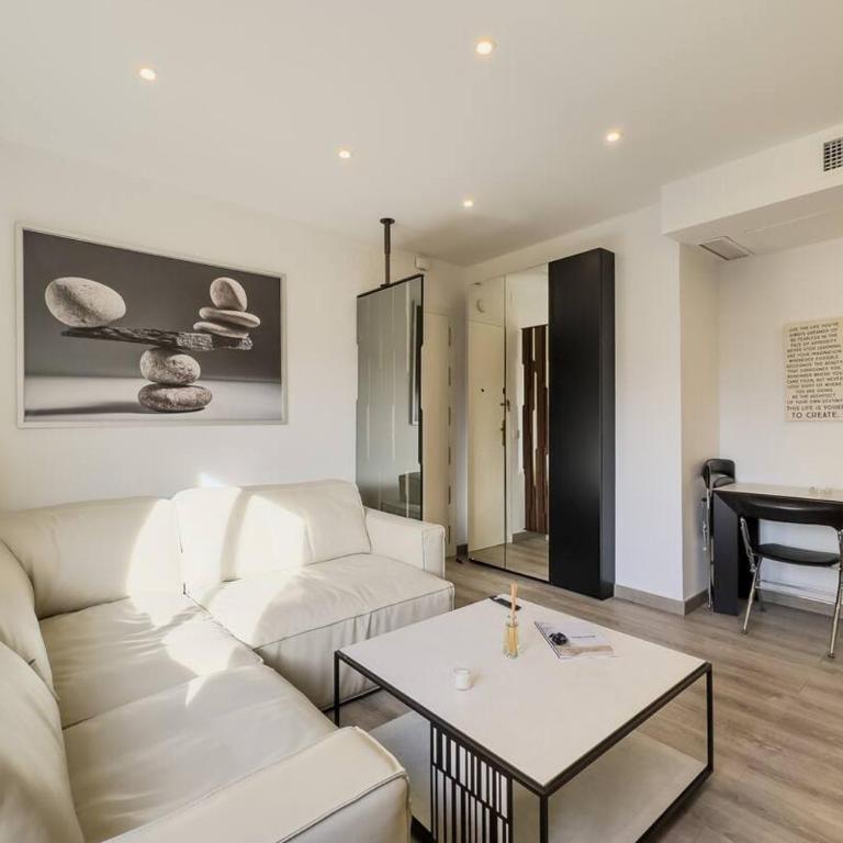 Comfort, Style & Value near Barceloneta Beaches - One-Bedroom Apartment - 9