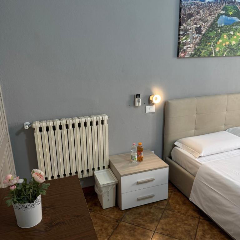 Crown Guest House - Camera Matrimoniale con Bagno Privato - 4